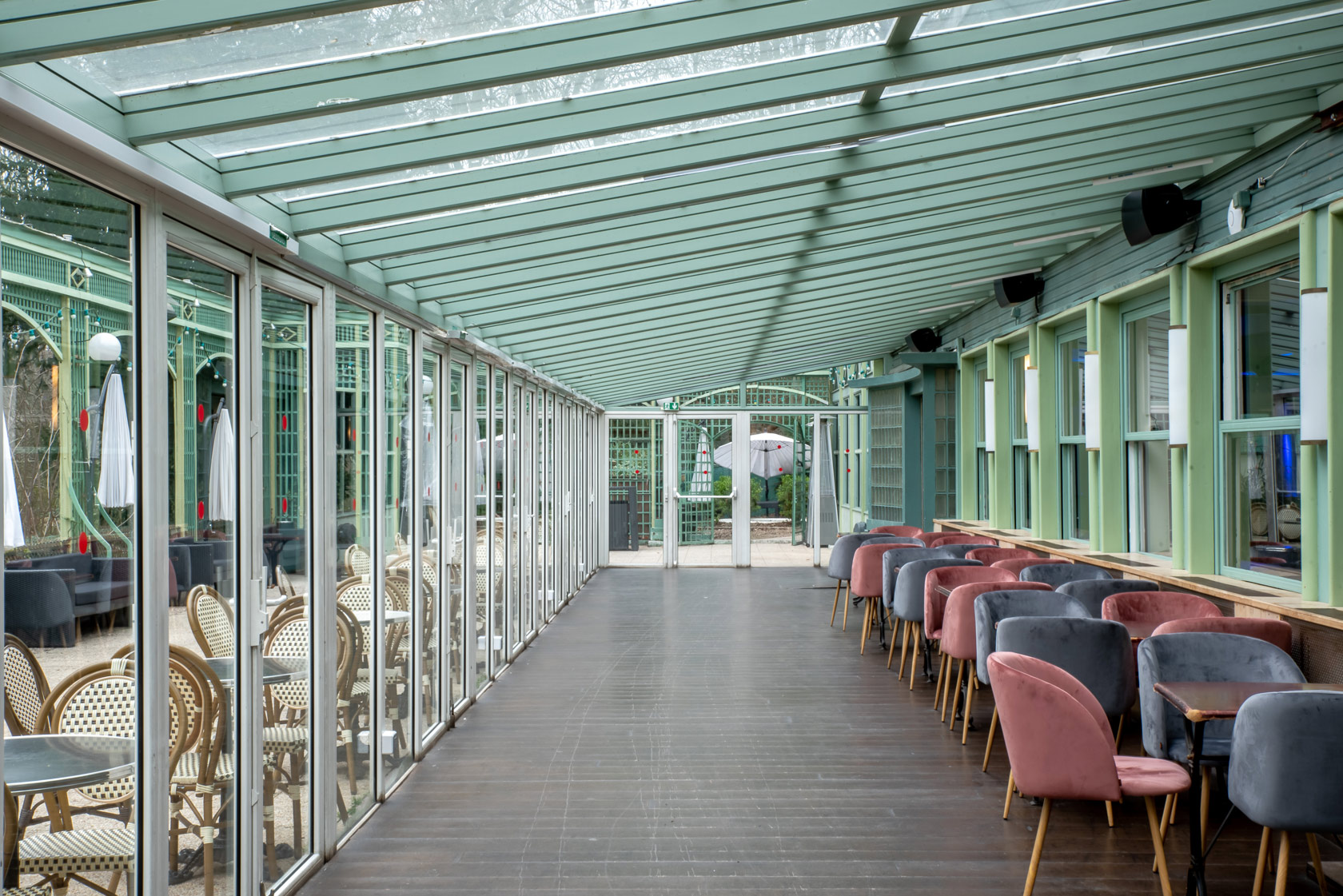 Restaurant veranda for privatization